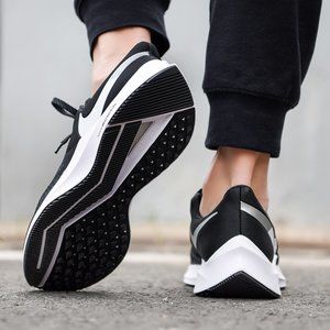 Women’s Nike Zoom WinFlo 6 NWT